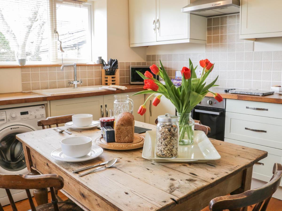 Honeysuckle Cottage Хелстон Экстерьер фото