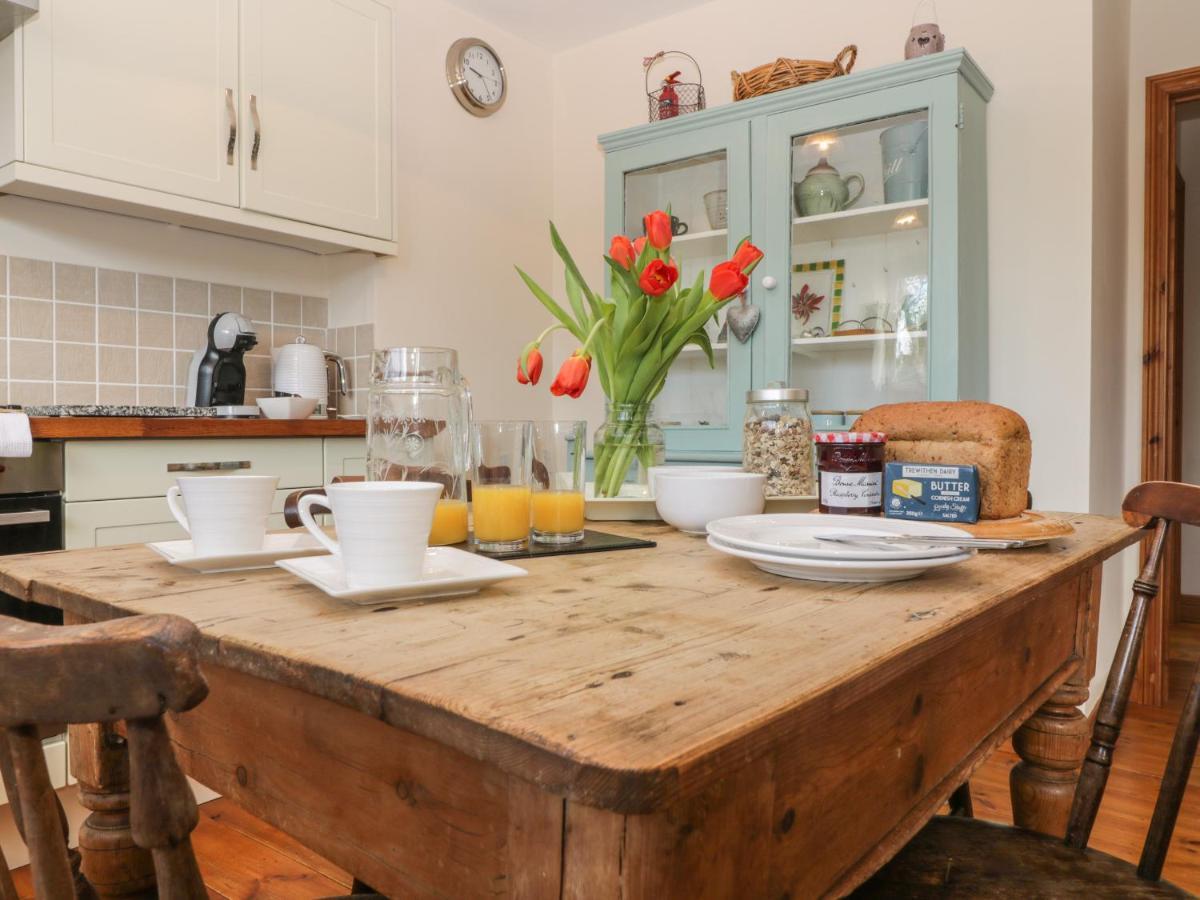 Honeysuckle Cottage Хелстон Экстерьер фото